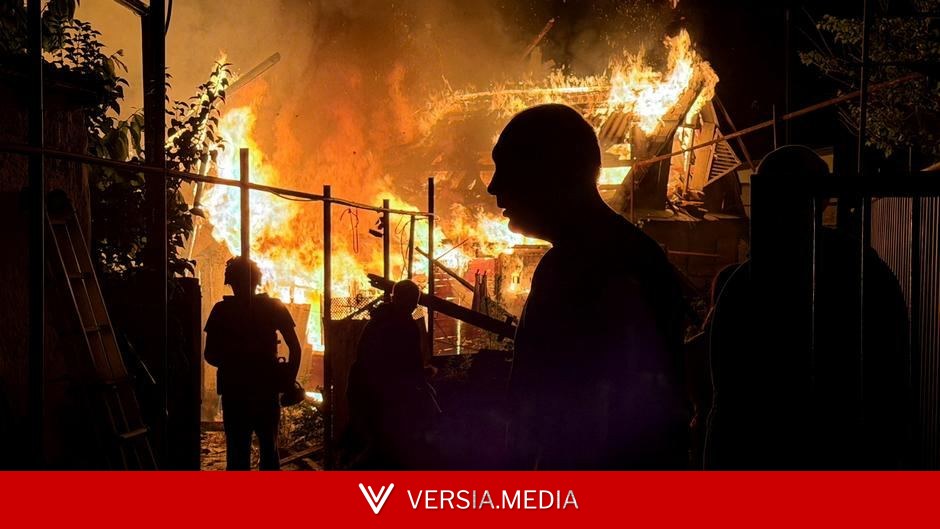 В результате удара армии РФ по Запорожью пострадали два человека