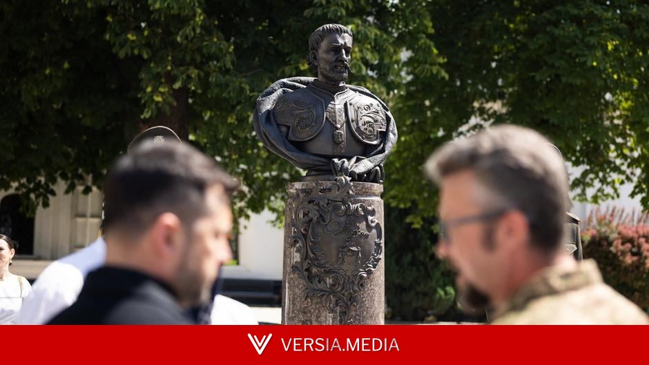 В Киево-Печерской лавре открыли бюст гетмана Мазепы