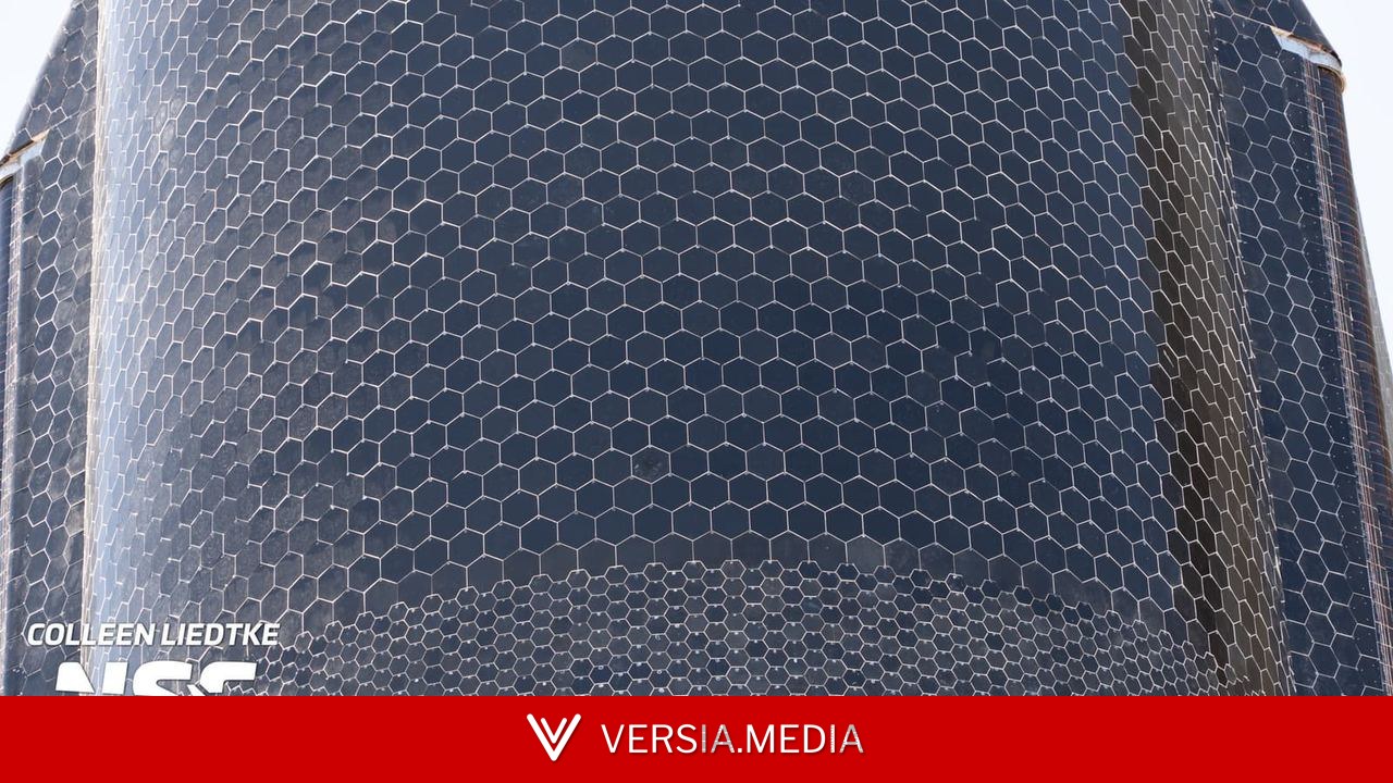 Starship после мощнейшего прожига выглядит как новый. Корабль показали рядом с Gigabay с идеальным теплозащитным экраном
