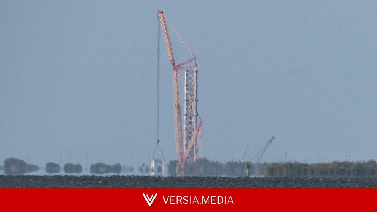 Самый мощный в мире кран строит первую башню Mechazilla на мысе Канаверал для самой большой ракеты в истории человечества Starship: установлено уже шесть секций