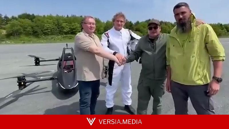В России впервые официально подняли в воздух дрон с человеком на борту