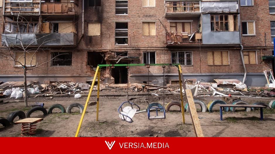 ВС РФ ударили авиабомбами и БПЛА по центру Сум, есть погибшие