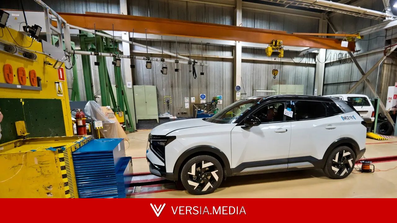 Новейший российский кроссовер Lada Azimut разбили в краш-тестах: АвтоВАЗ впервые применил надувные шторки безопасности