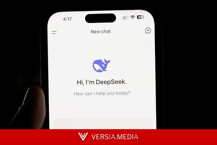 Топ-менеджера московской компании уволили за загрузку документов в DeepSeek