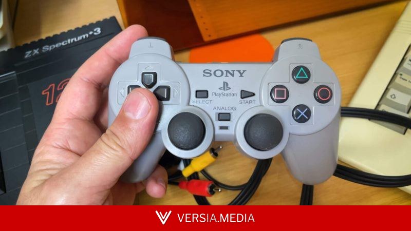 Sony разрабатывала геймпад DualShock со встроенной первой PlayStation, но проект отменили